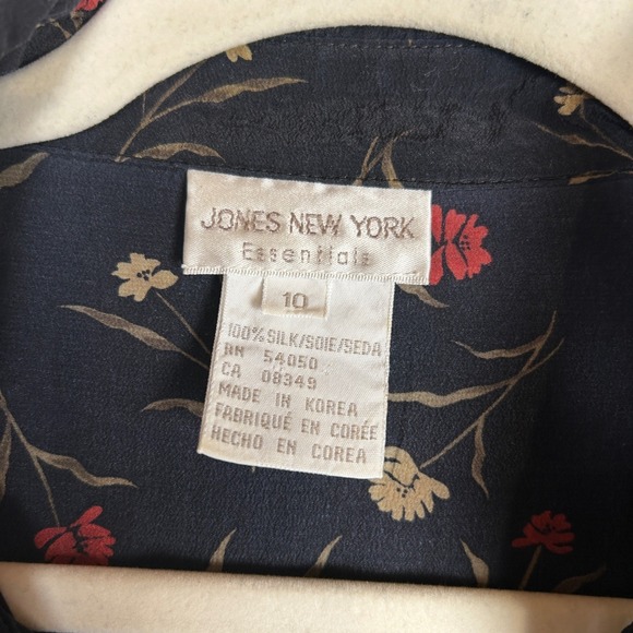 JONES NEW YORK Floral Shirt 100% Silk Short Sleeve Button Up 10 Baddie Vintae‎ - Picture 4 of 6
